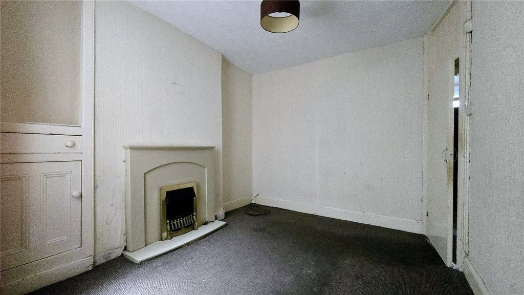 Property photo 3 of 14 Picture No. 18