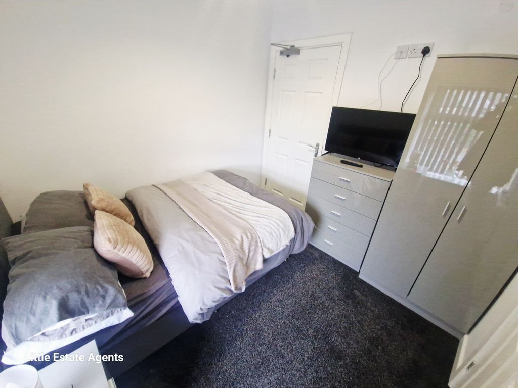 Property photo 3 of 12 Photo 3