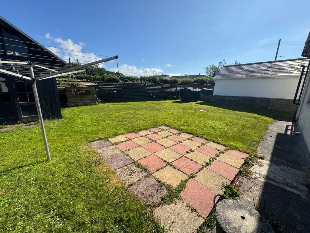 Property photo 3 of 33