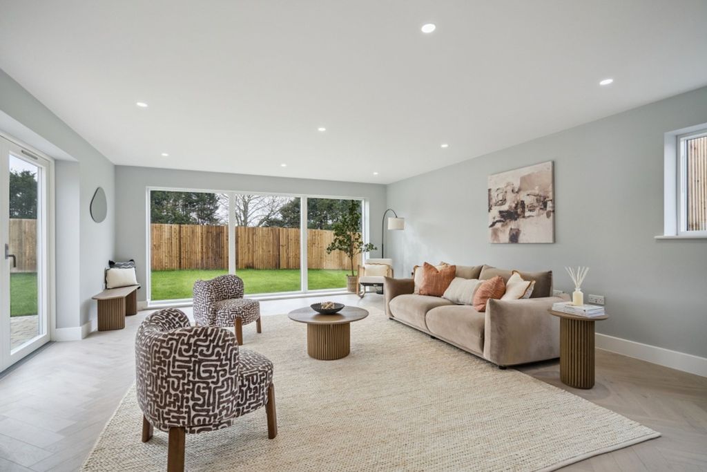 Property photo 2 of 62