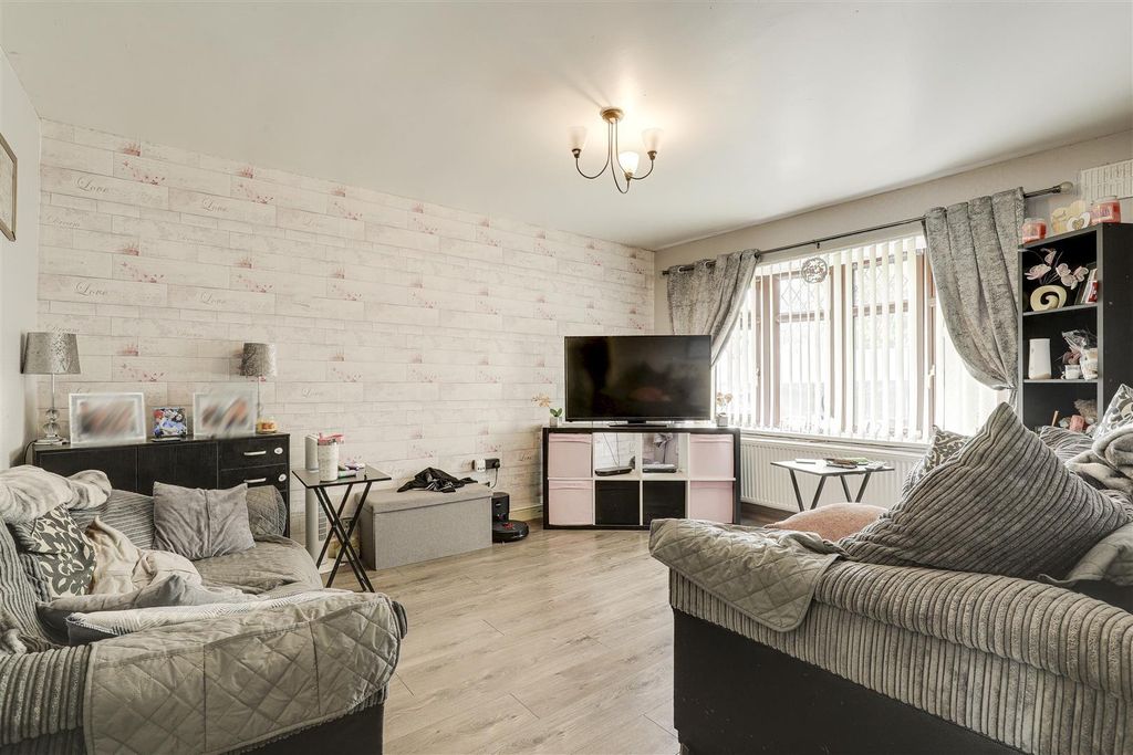 Property photo 2 of 12 Xuwsxugdauctlj5uK6Tlyq (1).Jpg