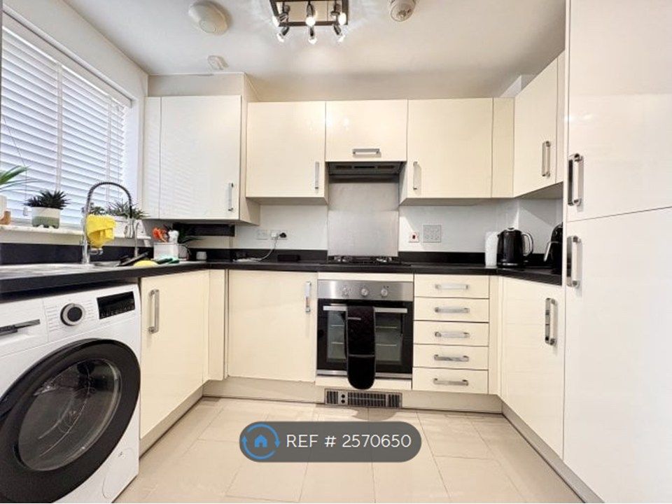 Property photo 2 of 9