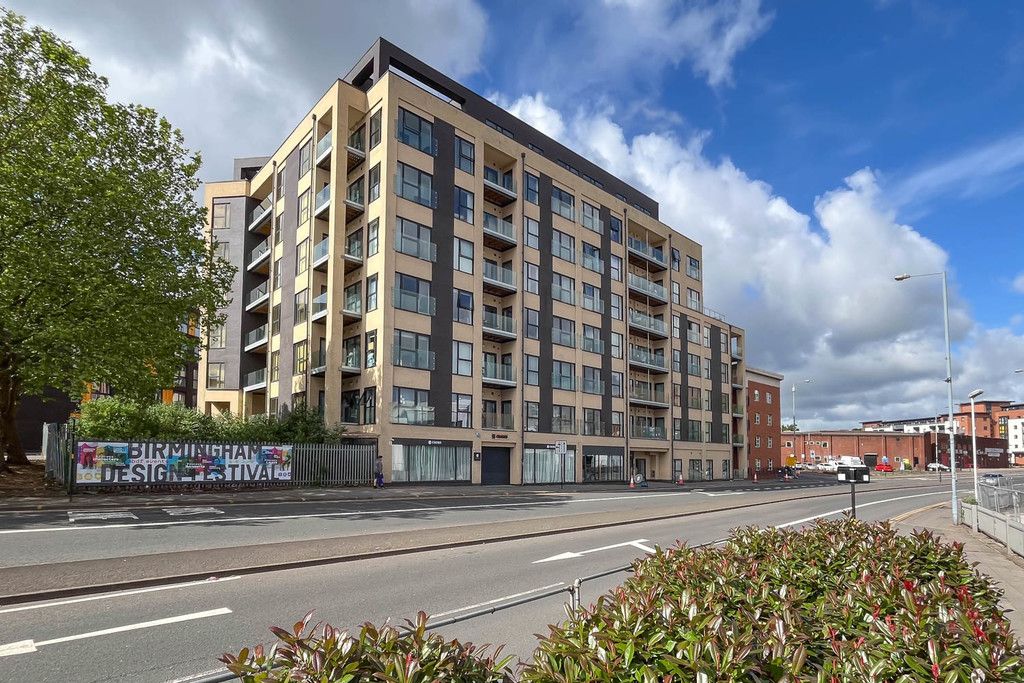 Property photo 2 of 12 Front Regency