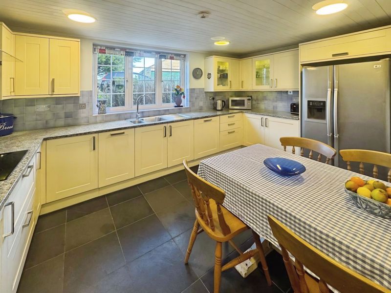 Property photo 2 of 15 Photo 12