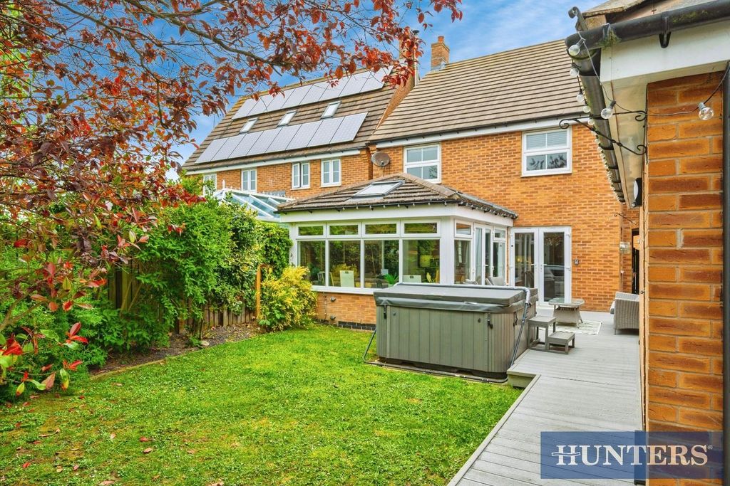 Property photo 2 of 29 Garden