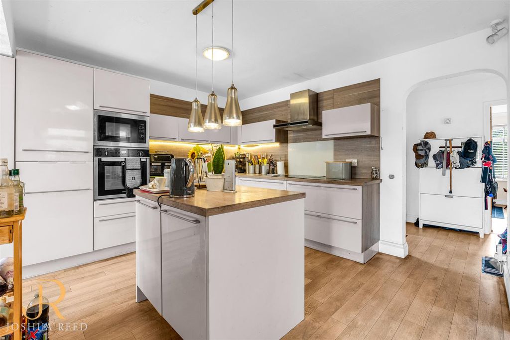 Property photo 3 of 18 Internal-10.Jpg