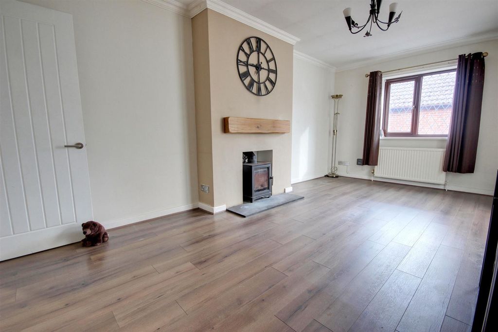 Property photo 2 of 11 Img_0049-Img_0051_Lzn.Jpg