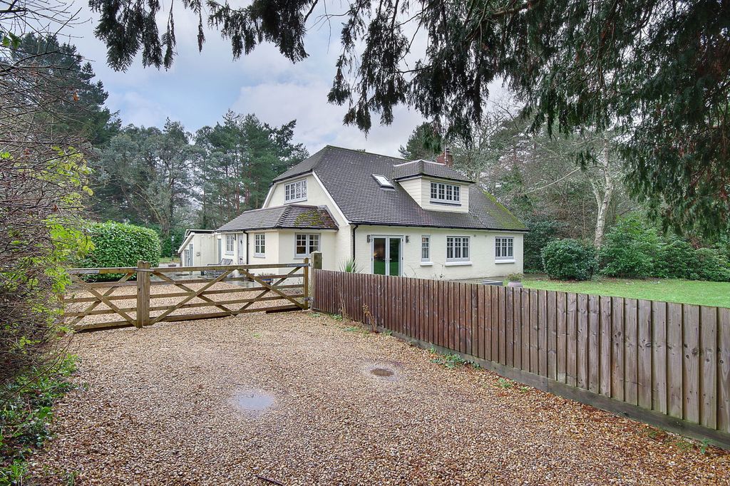 Property photo 1 of 52