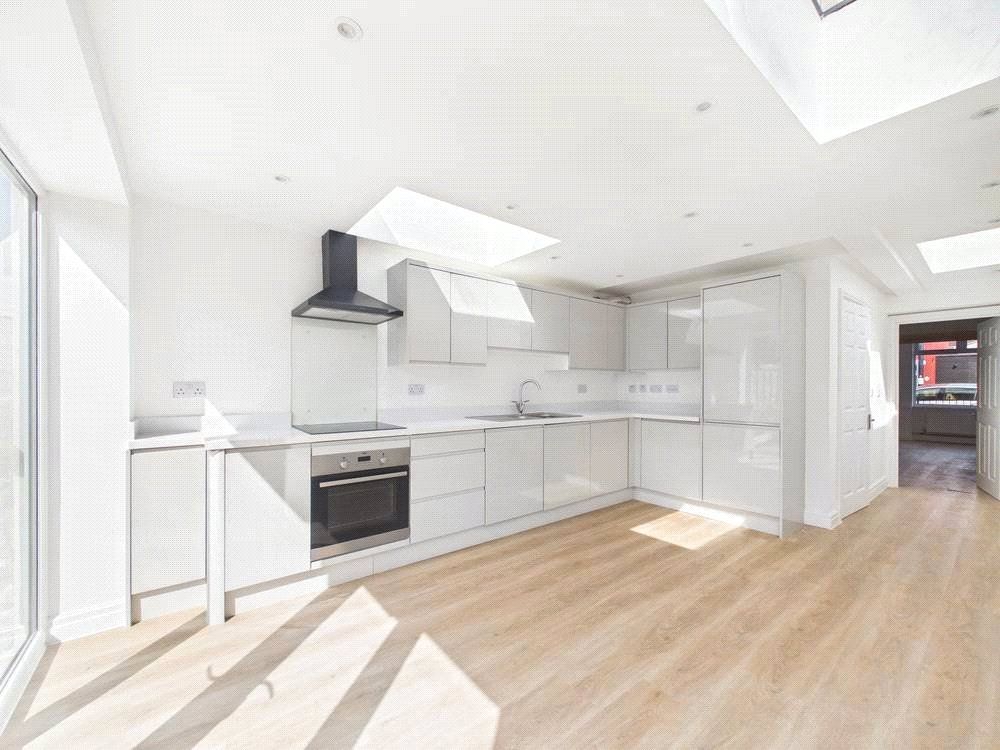 Property photo 3 of 10 Picture No. 02