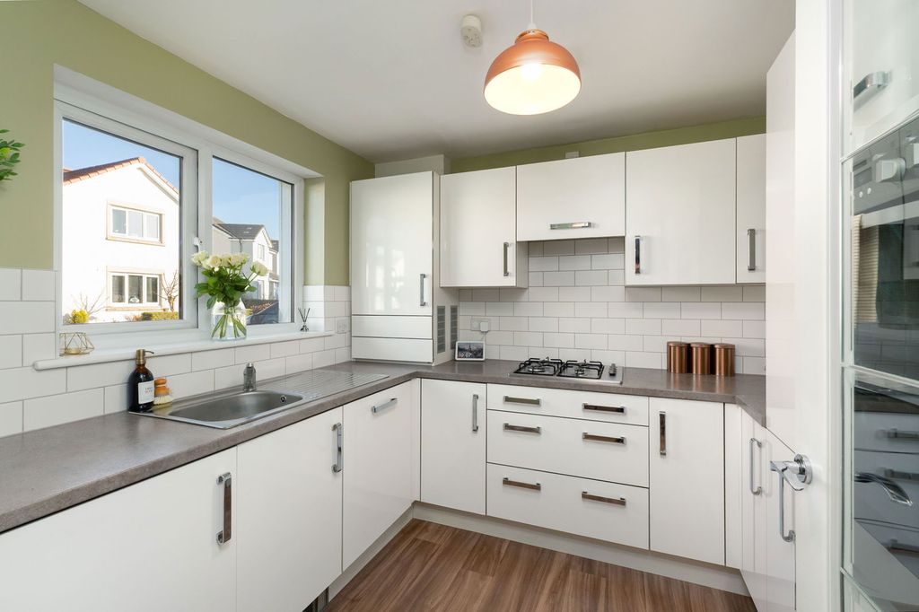 Property photo 3 of 21