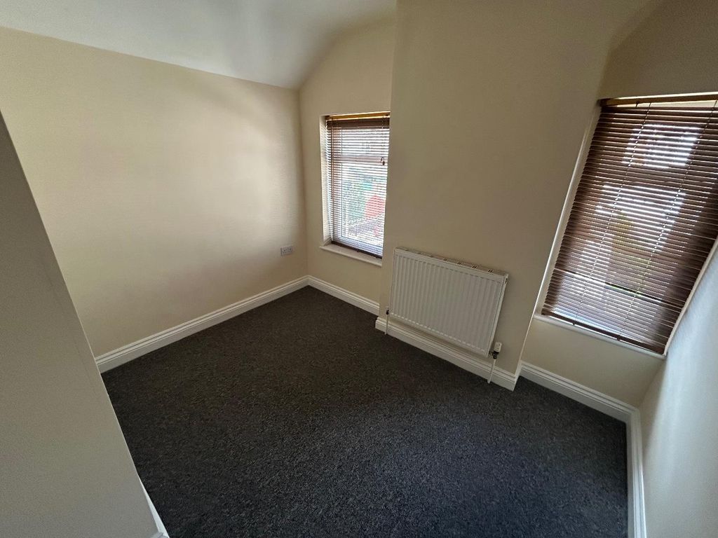 Property photo 3 of 10 Bedroom Three
