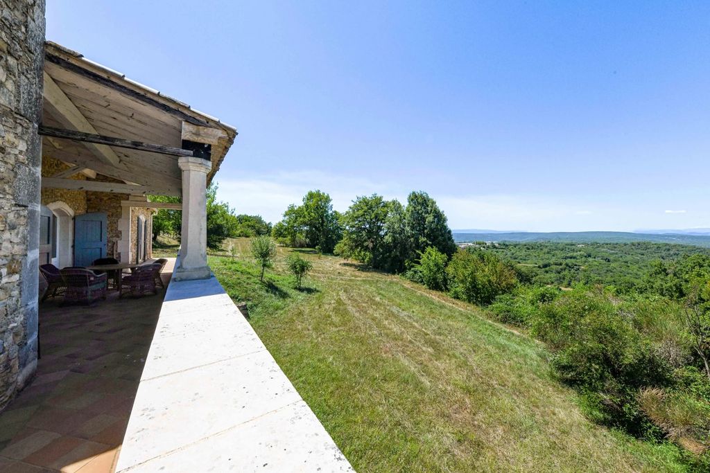 Property photo 2 of 26