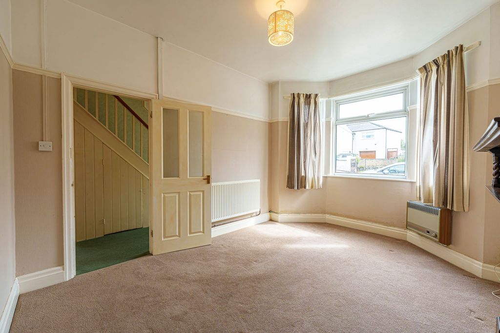 Property photo 3 of 34