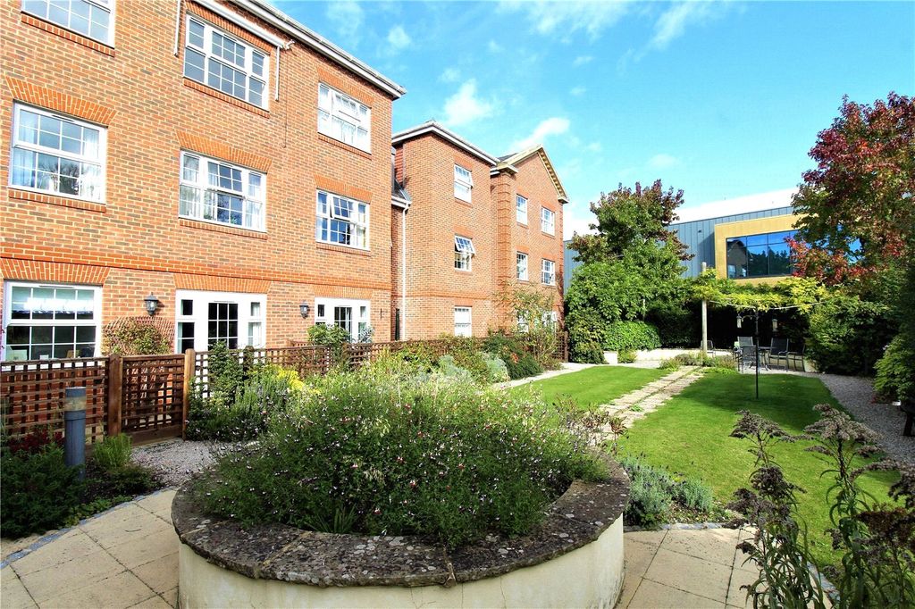 Property photo 1 of 10 Picture No. 11