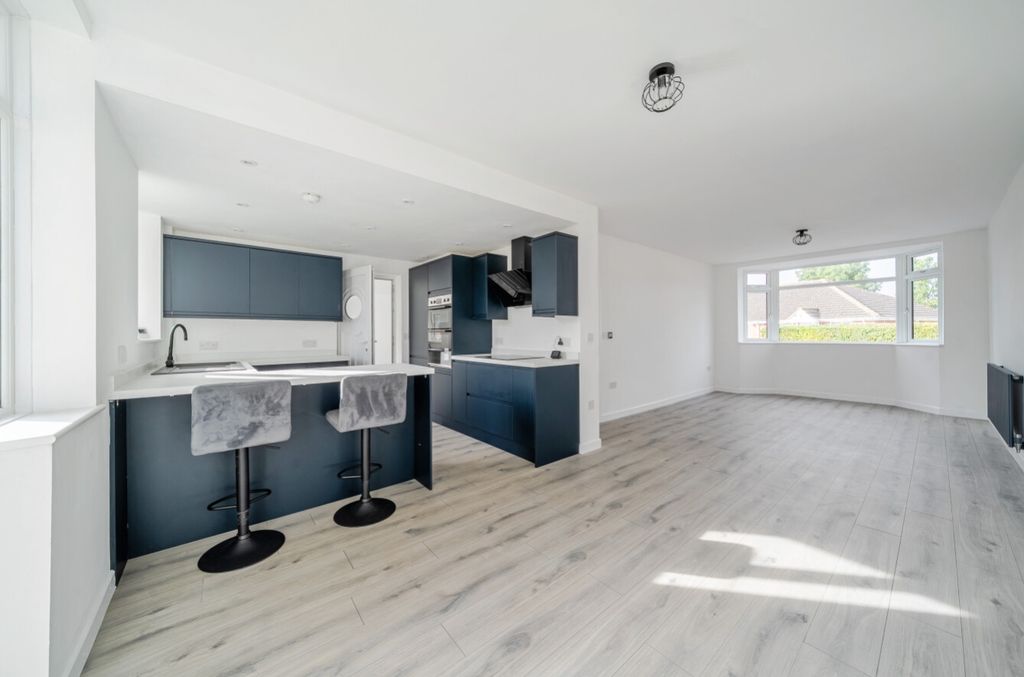 Property photo 2 of 23 1523159-10-1A0A995F78A71