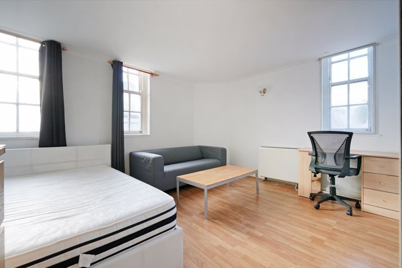 Property photo 1 of 11 Studio Living Space