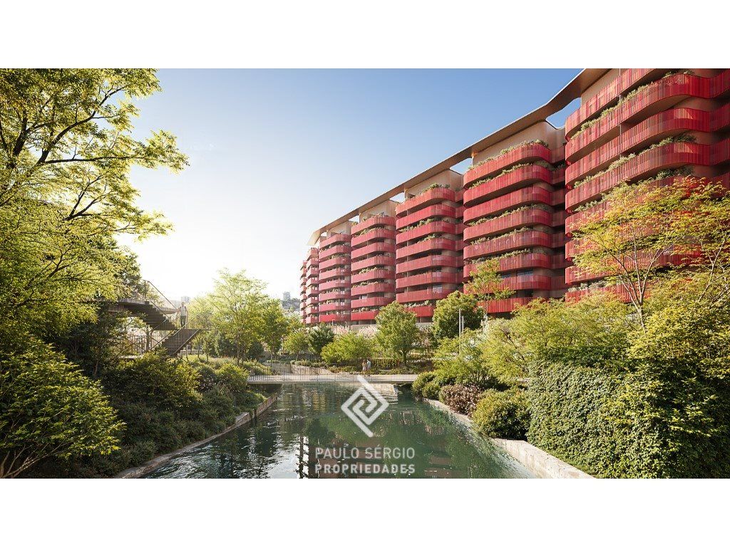 Property photo 1 of 33 2-Bedroom Apartment In The Carmim Condominium - City Of Porto