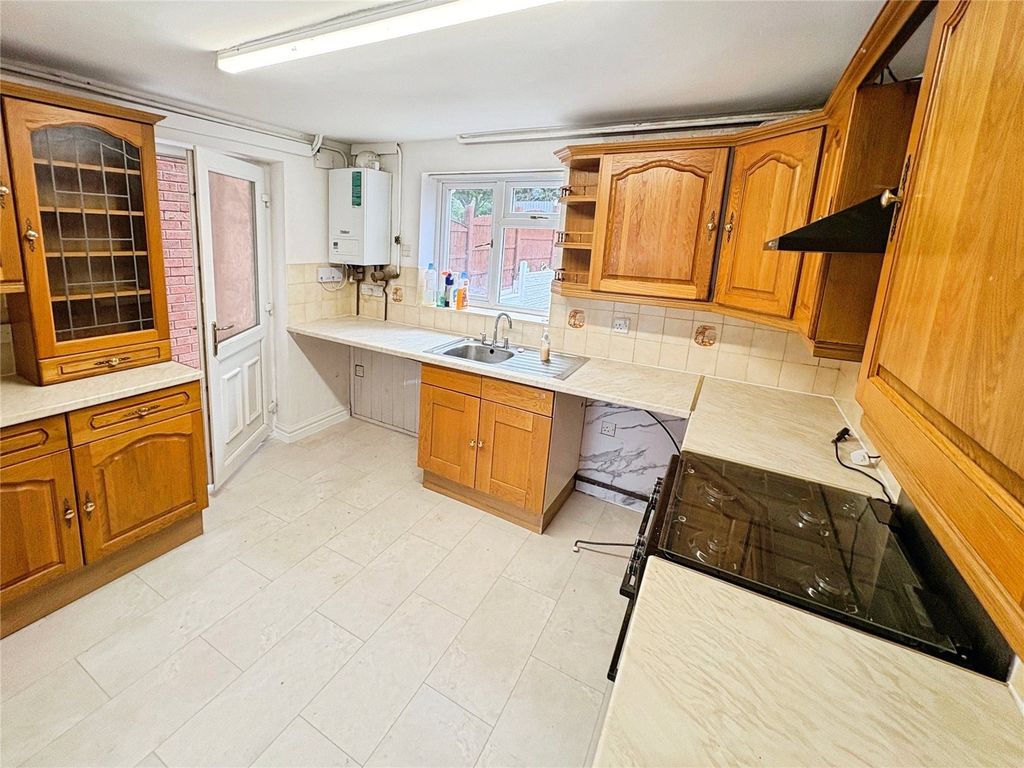 Property photo 2 of 11 Kitchen