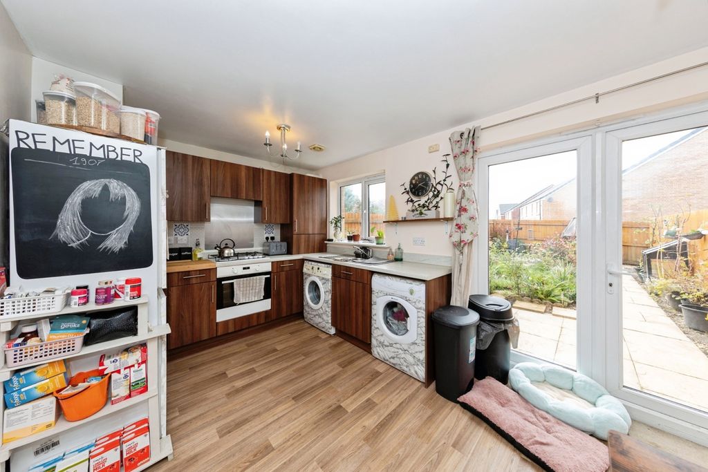 Property photo 3 of 13