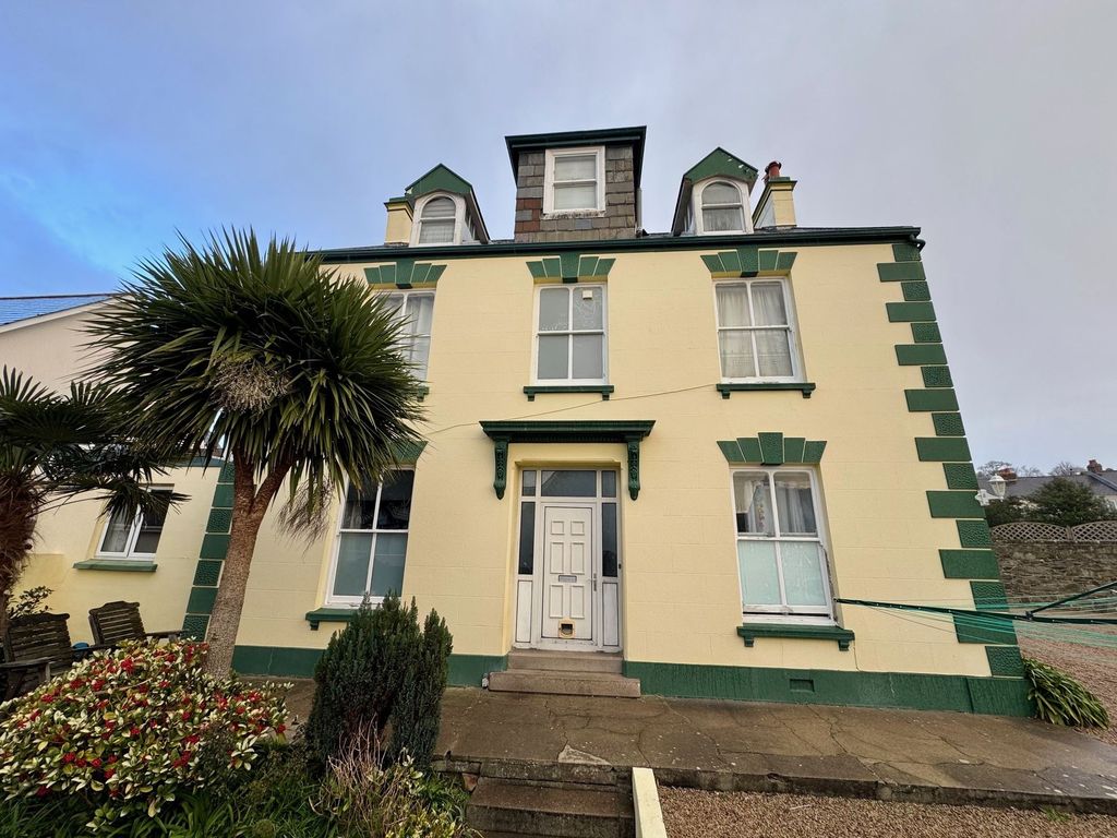 Property photo 1 of 6