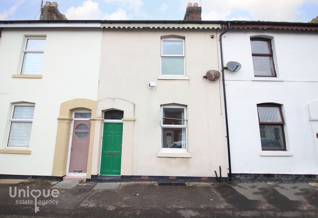 Property photo 1 of 17