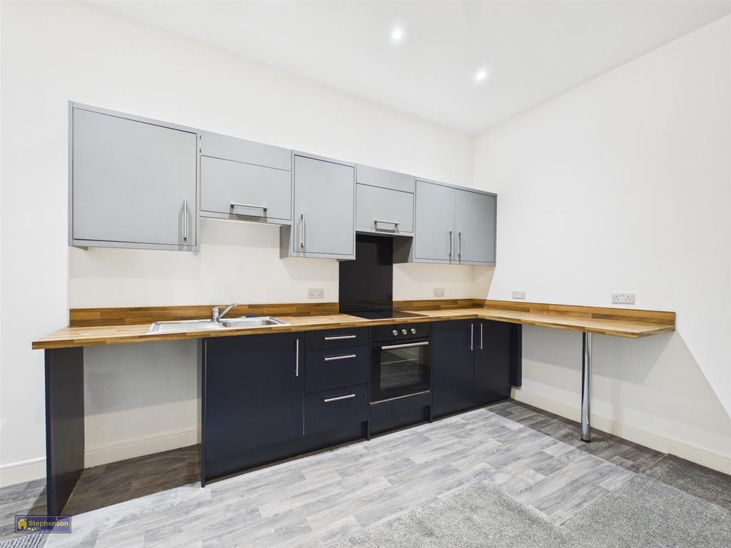 Property photo 1 of 7 Kitchen