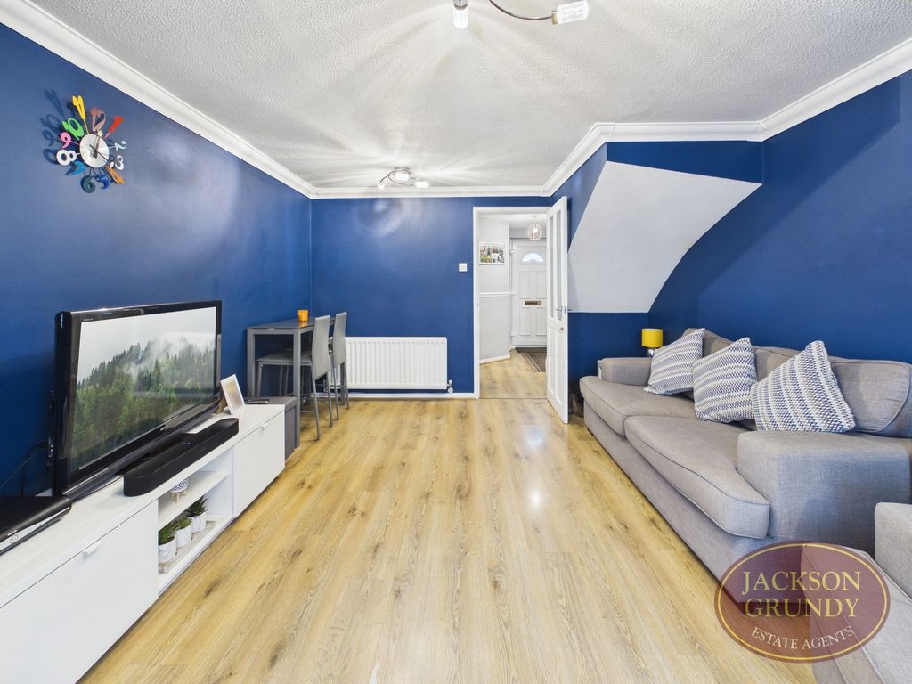 Property photo 3 of 11 Touraine Close