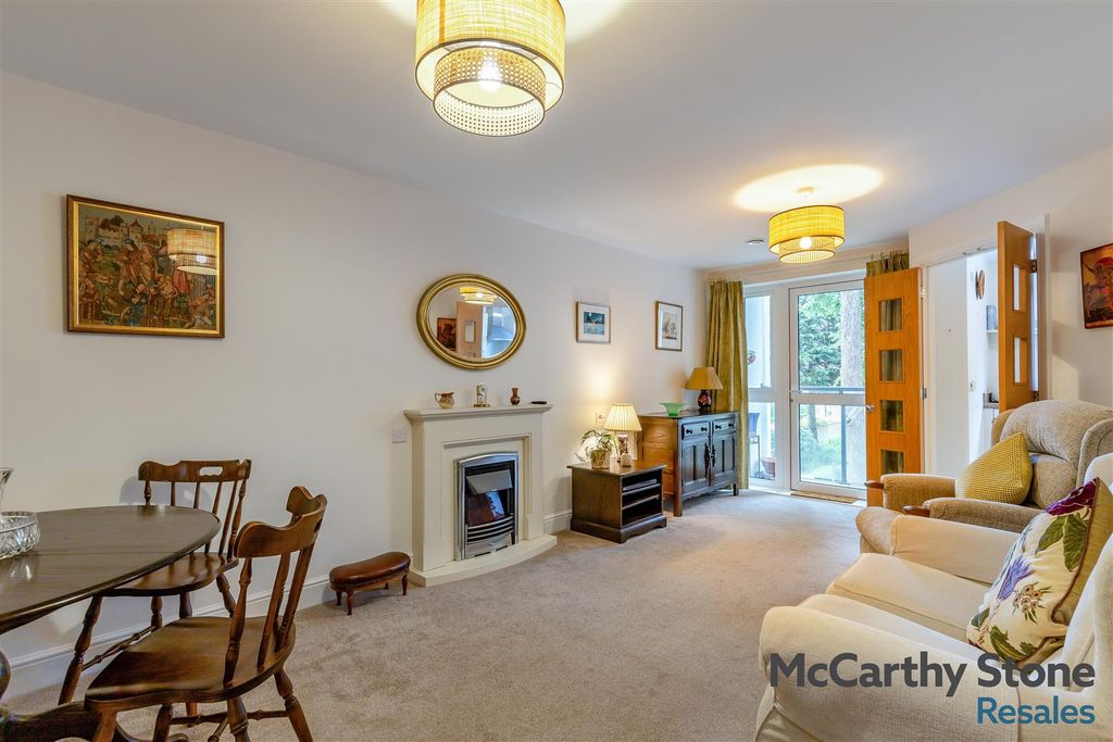 Property photo 2 of 26 8694228-Interior09.Jpg