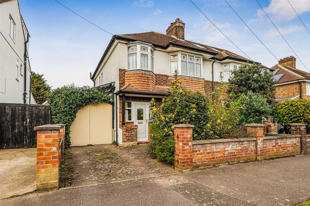 Property photo 1 of 16 Front H.Jpg