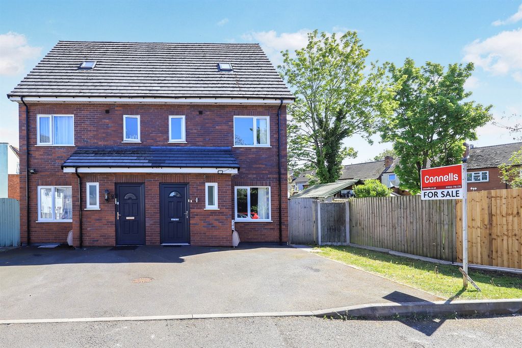 Property photo 1 of 18