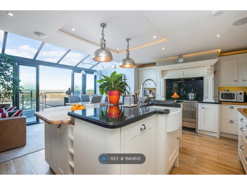 Property photo 1 of 35