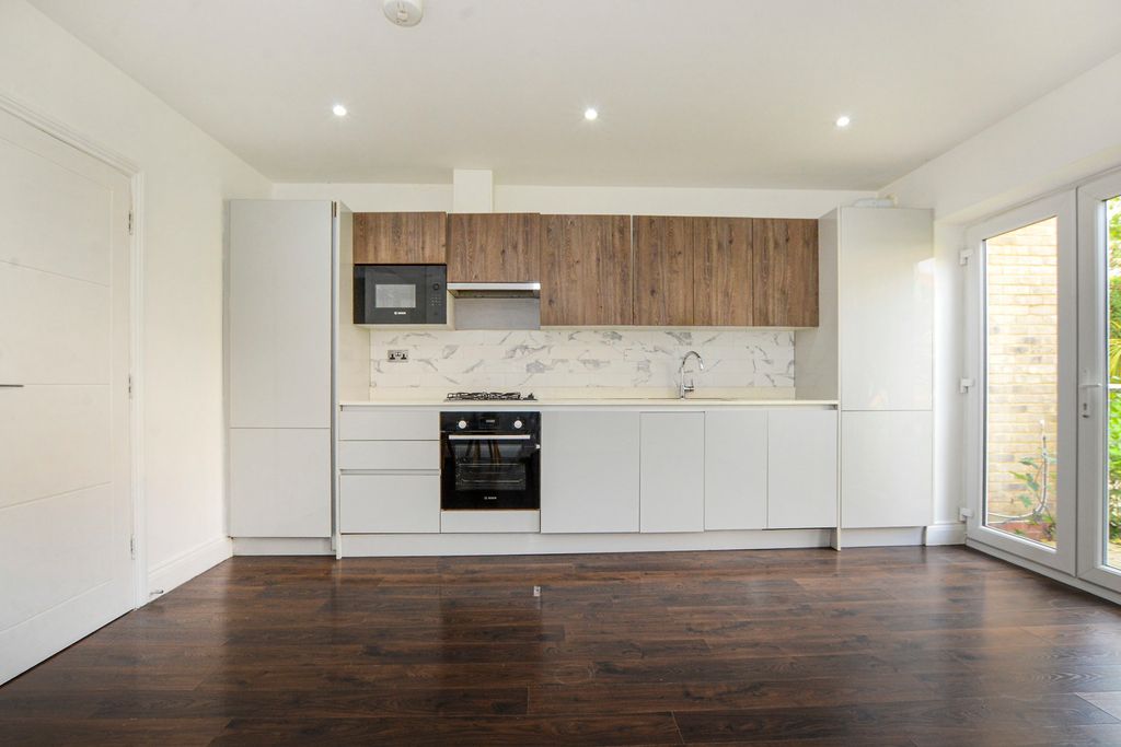 Property photo 3 of 13 Pbox-Img.Jpg