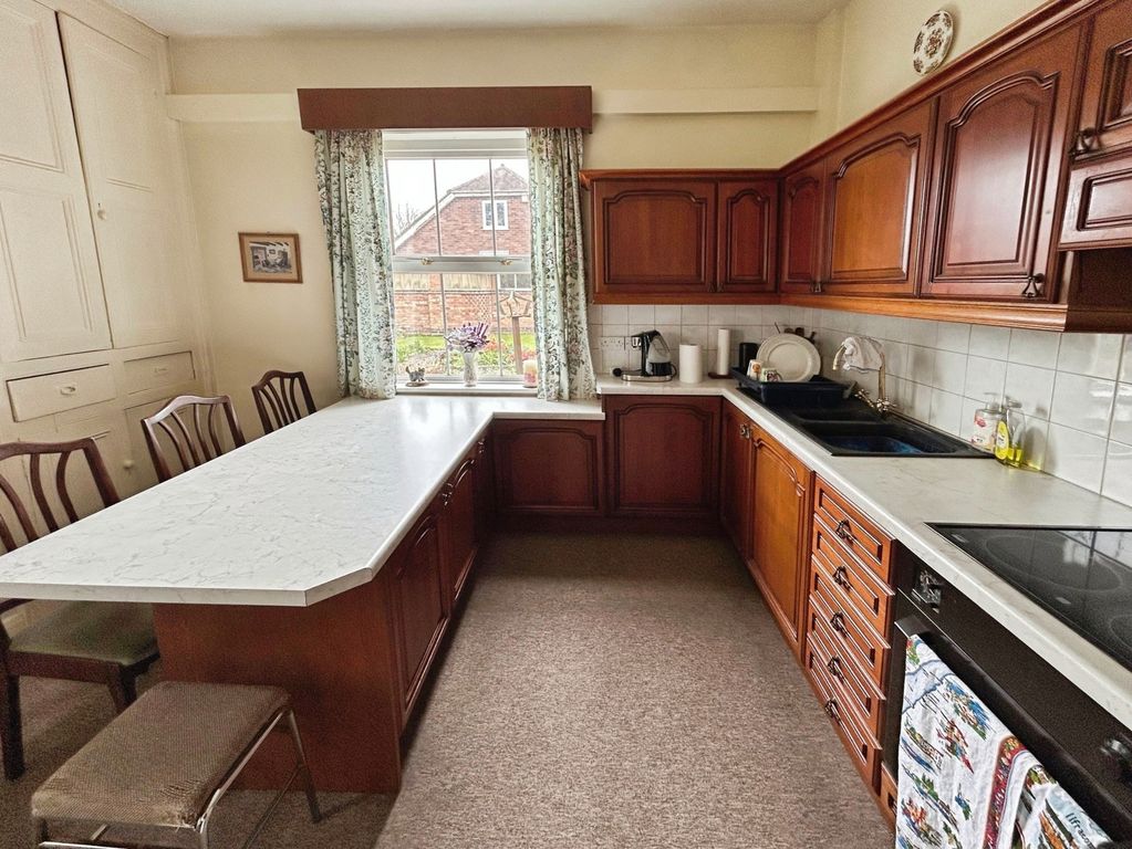 Property photo 2 of 27 Kitchen