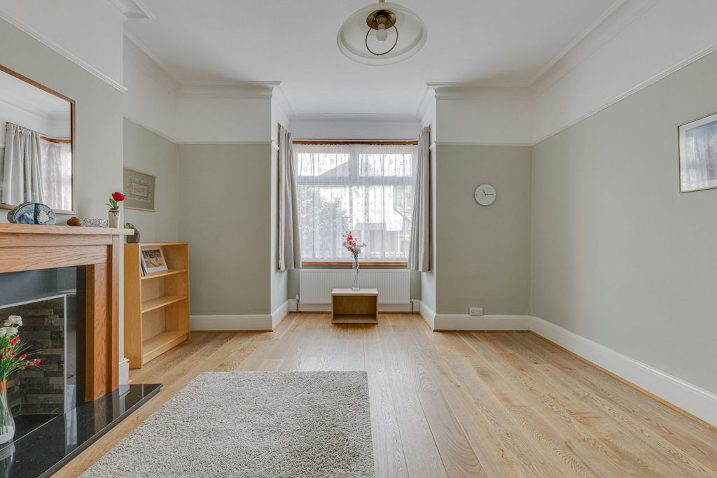 Property photo 3 of 18