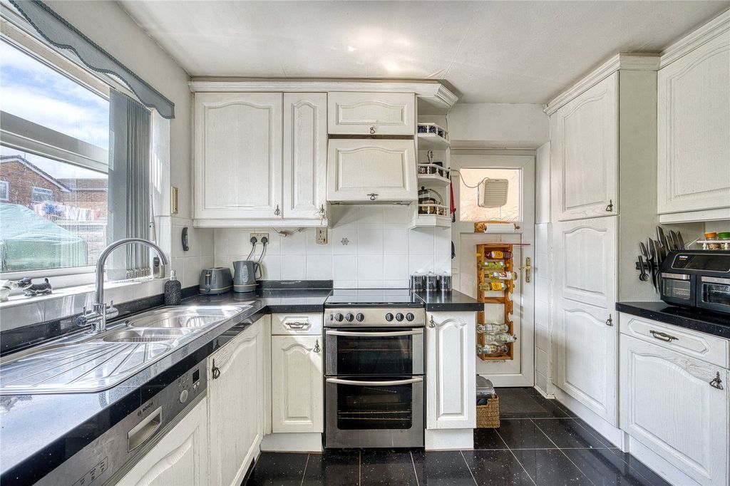 Property photo 2 of 23 Picture No. 04