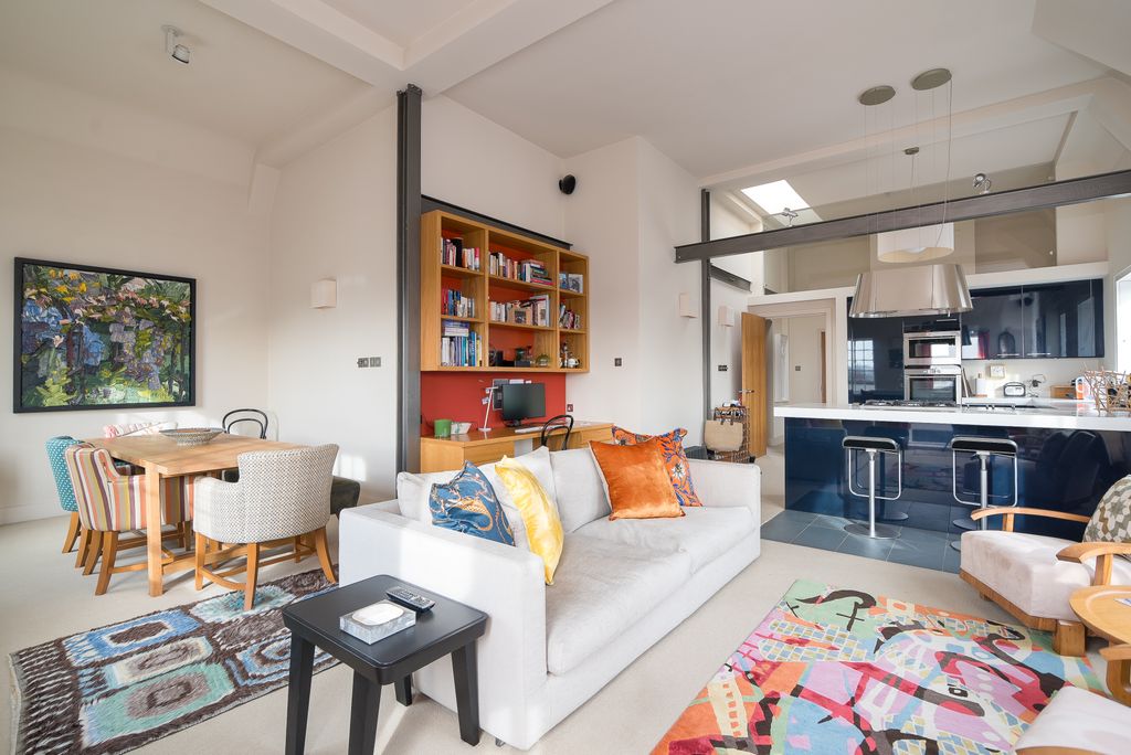 Property photo 2 of 13