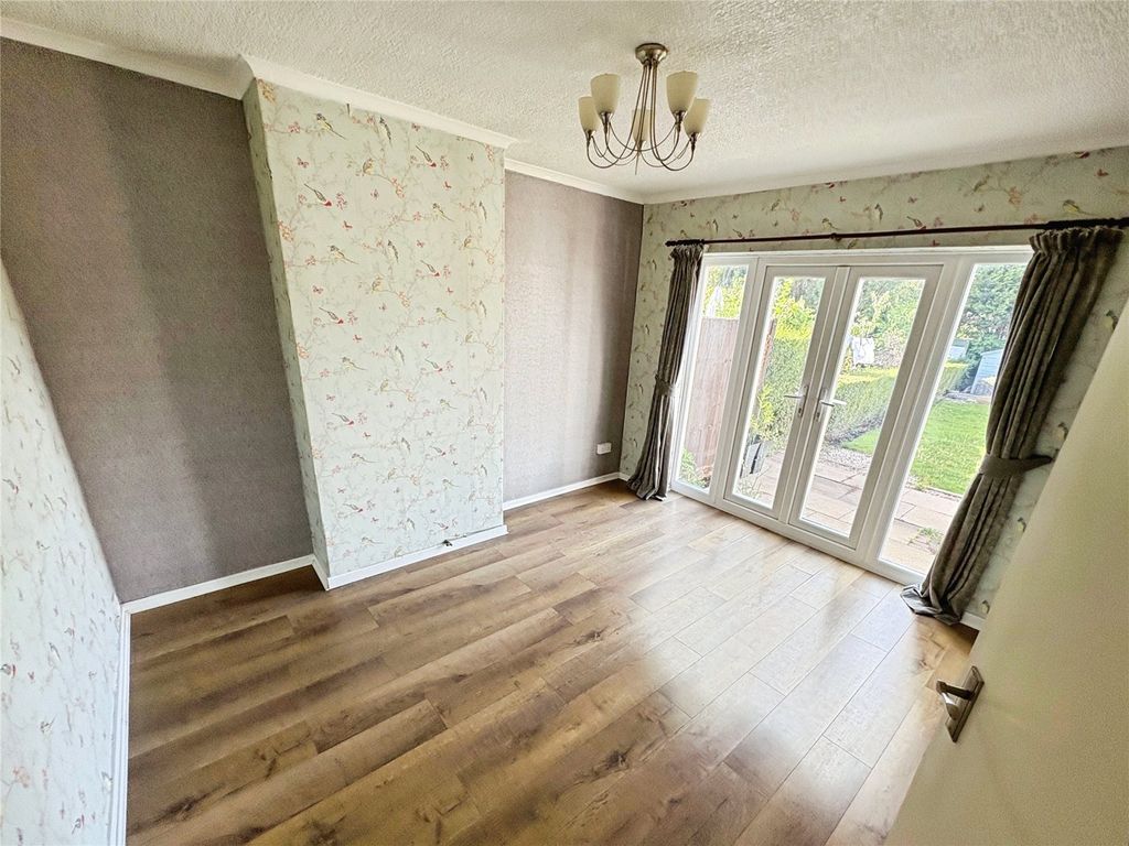 Property photo 3 of 10 Dining Room
