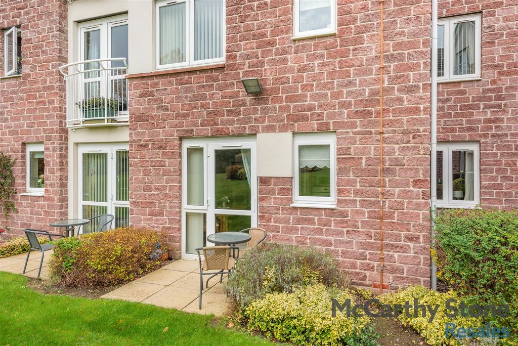 Property photo 3 of 33 8668895-Exterior02.Jpg