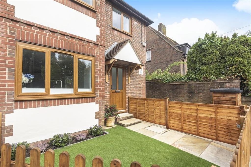 Property photo 1 of 10 (Main)