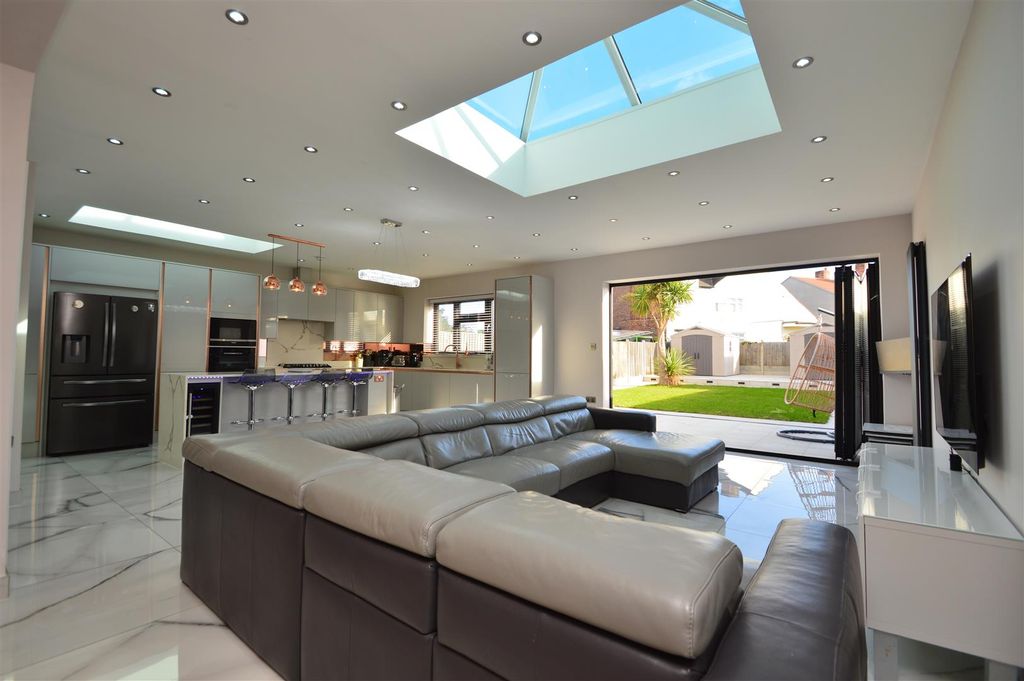 Property photo 2 of 30 Ld.Jpg