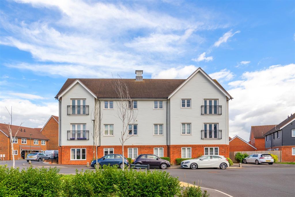Property photo 1 of 17 Brambling_Court_Externals-5.Jpg