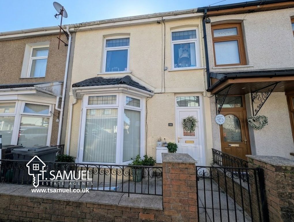 Property photo 1 of 20 Front