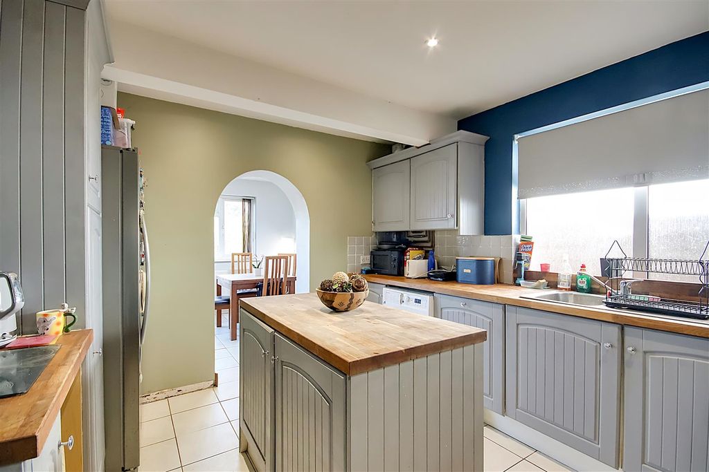 Property photo 3 of 16 Img_8948-Img_8950.Jpg