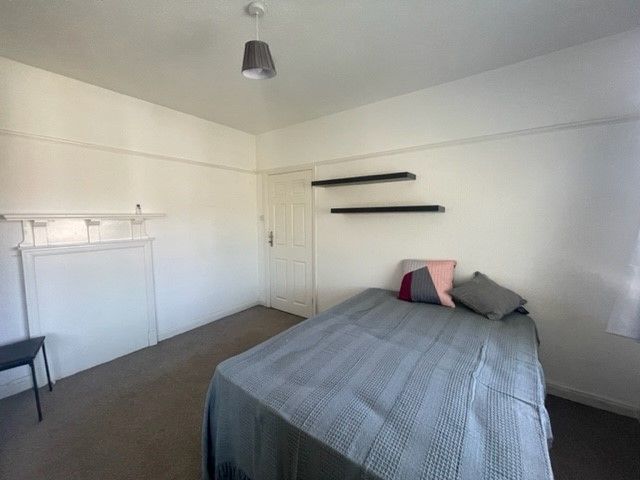 Property photo 2 of 11 Room 3