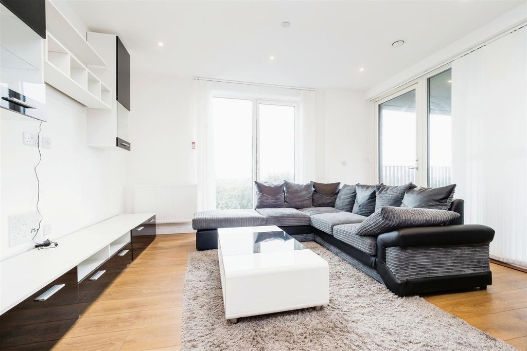 Property photo 2 of 19 _7253243.Jpg