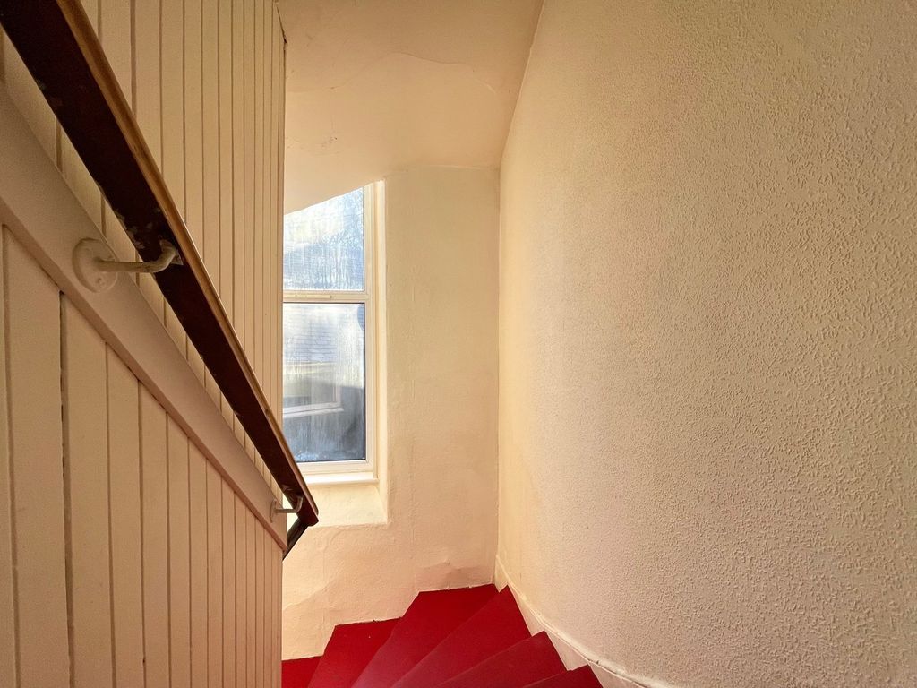 Property photo 3 of 28