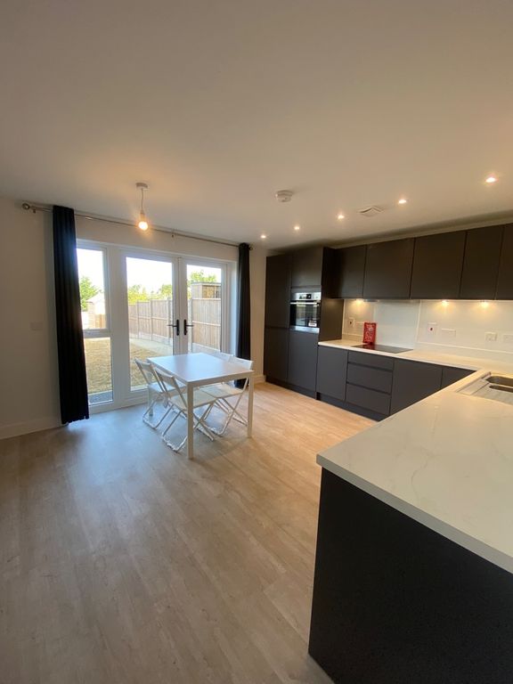 Property photo 3 of 10 Photo 2