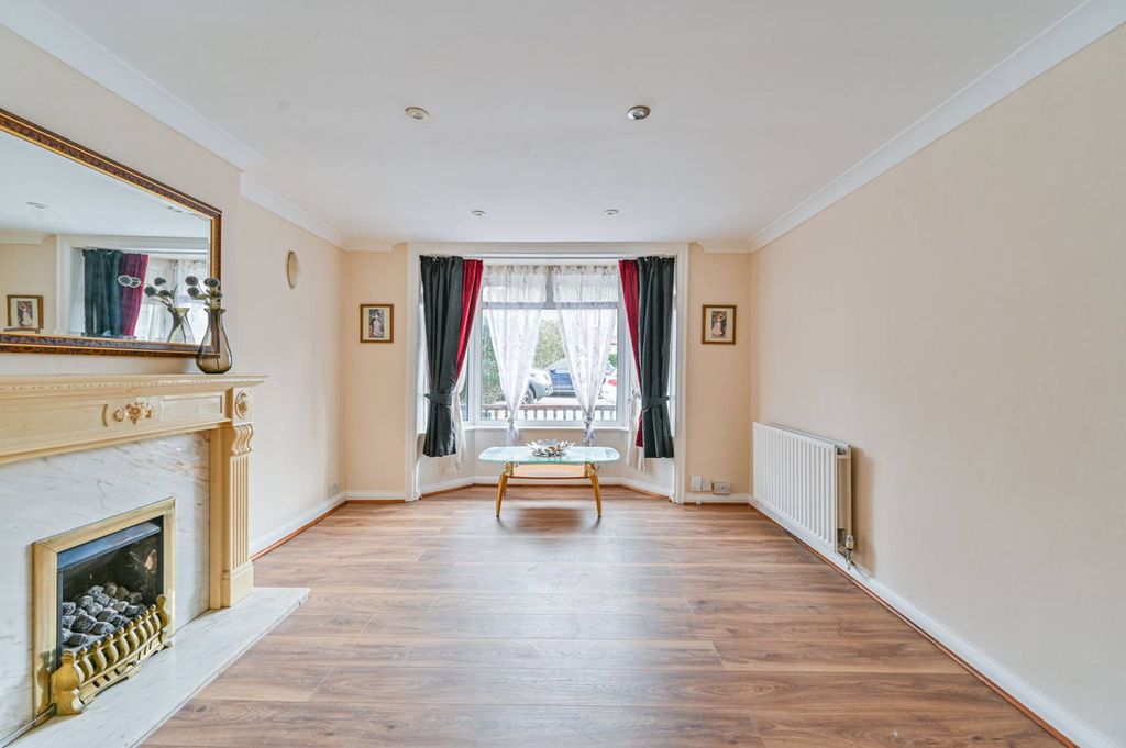 Property photo 2 of 24