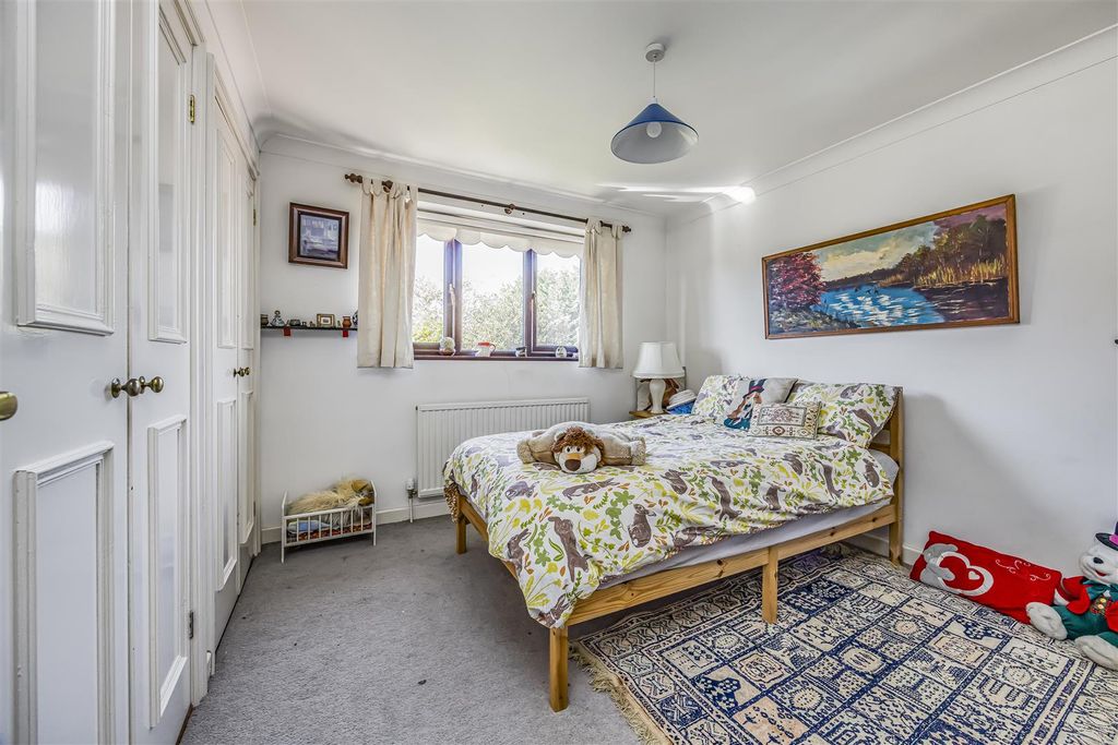 Property photo 3 of 21 20 Brent Court, Emsworth-Porticomarketing-Nexa-1.J