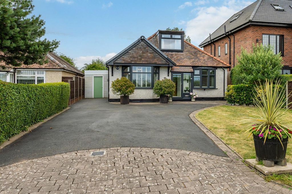 Property photo 1 of 18 12 Eastcote Lane_1 Cropped.Jpg